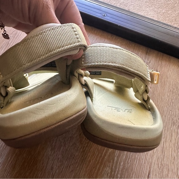Teva Light sage Strap Sandals - Picture 4 of 8